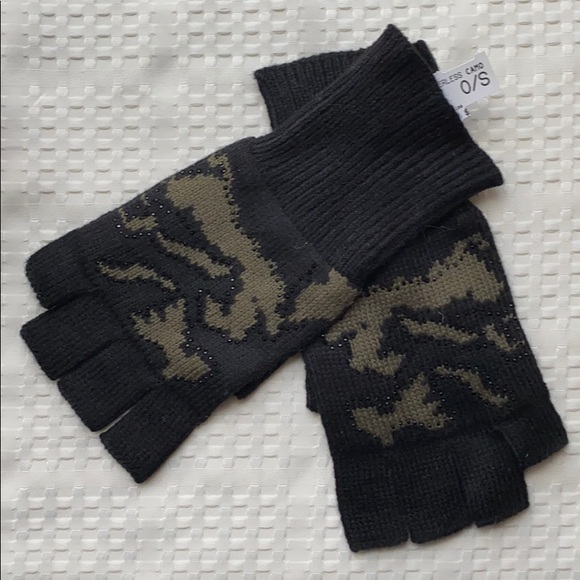 HAT AND GLOVE SET - Picture 2 of 3